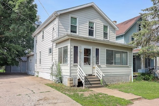 710 E Benton St, Aurora, IL 60505