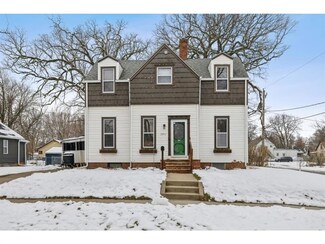3940 10th St, Des Moines, IA 50313