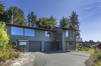945 NW Estate Dr, Seal Rock, OR 97376