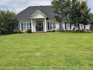 253 Lakeview Cir, Nashville, GA 31639