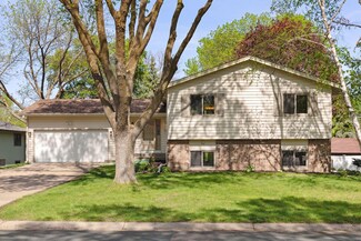6416 Pineview Ln N, Maple Grove, MN 55369