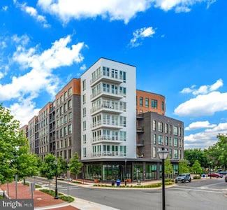 1215 N Fayette St Unit 619, Alexandria, VA 22314