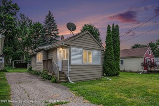 1523 Downey St, Lansing, MI 48906