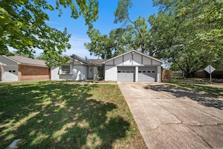 16302 Summer Wind Dr, Houston, TX 77090