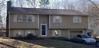 25 Greenwood Ave, Dudley, MA 01571