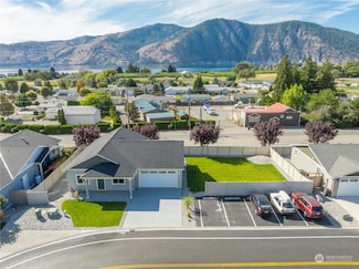 557 Village Dr, Manson, WA 98831
