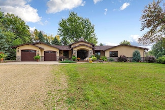 60639 211th St, Eagle Lake, MN 56024