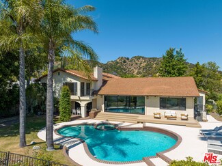 16946 Encino Hills Dr, Encino, CA 91436
