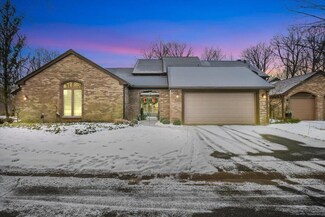 30715 Timberbrook Ln Unit 22, Bingham Farms, MI 48025