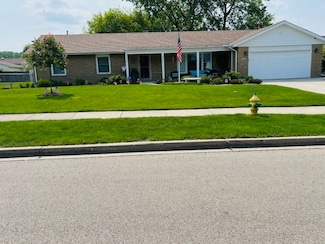 2250 Yeoman St, Waukegan, IL 60087