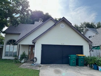 218 Woodland Park Cir, Mary Esther, FL 32569