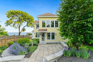 50 Surfside Ln, Quincy, MA 02171