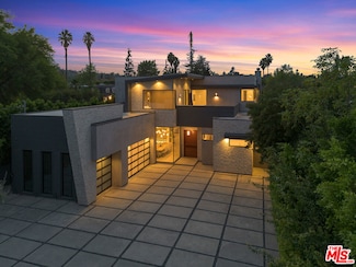 5365 Vanalden Ave, Los Angeles, CA 91356