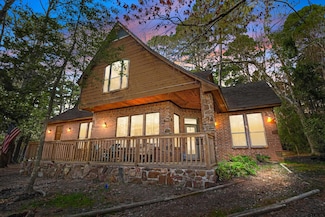 109 Golf Dr, Holly Lake Ranch, TX 75765
