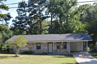 102 Berry Dr, Minden, LA 71055