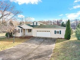4548 Choice Cir, Traverse City, MI 49685