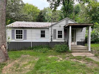 7307 N Hickory Ave, Walkerton, IN 46574