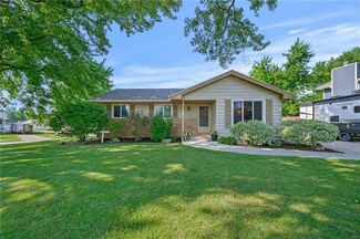 1002 4th St NW, Altoona, IA 50009