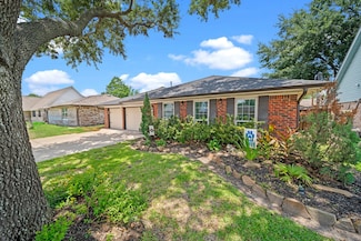 746 E Lambuth Ln, Deer Park, TX 77536
