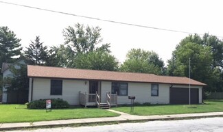 4 W Maple St, Flora, IN 46929