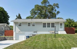 3414 Spruce St, Bellevue, NE 68147