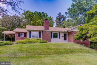 3300 N George Mason Dr, Arlington, VA 22207