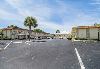 923 22nd Place Unit 112, Vero Beach, FL 32960