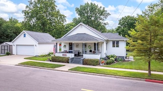 603 Oak St, Morris, IL 60450