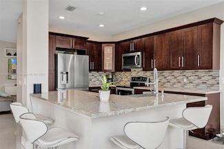 1070 Briar Ridge Rd, Weston, FL 33327