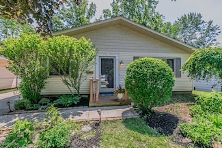 29312 Nehls Park Dr, Wickliffe, OH 44092