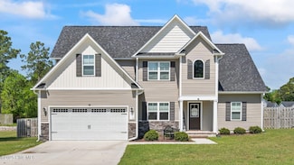 310 Vintage Ct, Hubert, NC 28539
