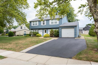 20 Avalon Ln, Matawan, NJ 07747