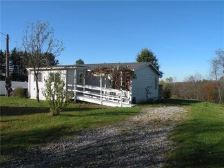 2208 Highland Dr, Butler, PA 16002