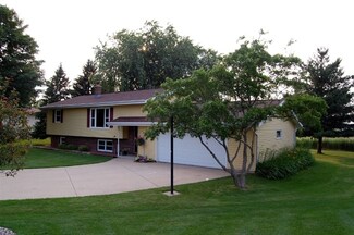 918 Sunset Ln, Horicon, WI 53032