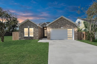 406 S Iowa St, La Porte, TX 77571