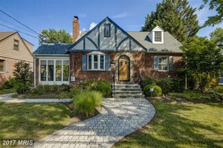 9921 Rogart Rd, Silver Spring, MD 20901