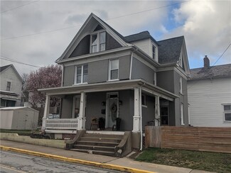 605 Brinton Ave, Pitcairn, PA 15140
