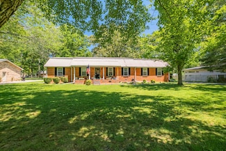 504 Sharondale Dr, Tullahoma, TN 37388