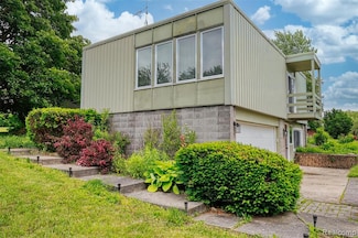 5215 Scenicvue Dr, Flint, MI 48532