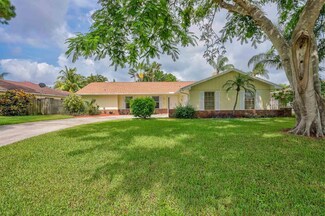 9711 Gardenia Dr, Palm Beach Gardens, FL 33410