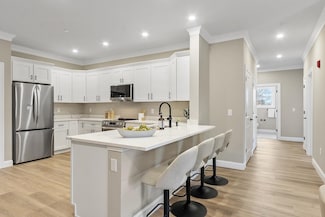 10100 S Willow St Unit 202, Manchester, NH 03103