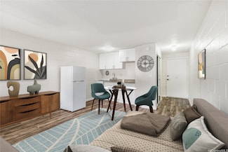 1427 Alexander St Unit 206, Honolulu, HI 96822