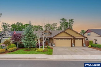 636 NW Hillcrest Dr, Dallas, OR 97338