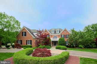 10 Raymond Ln, Belle Mead, NJ 08502