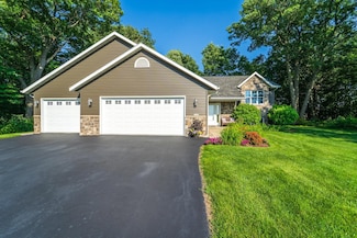 2581 Moondance Dr, Kronenwetter, WI 54455