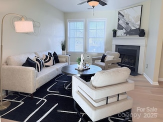 6635 Vlosi Dr, Charlotte, NC 28226