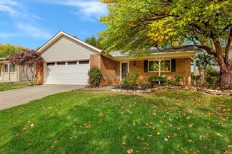 1938 Shallowford Ave, Columbus, OH 43235