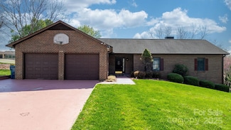 3730 Club House Dr NE, Conover, NC 28613
