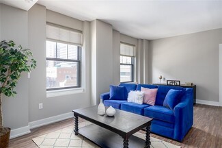 400 Walnut St Unit 405, Des Moines, IA 50309