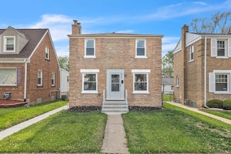 310 Hyde Park Ave, Bellwood, IL 60104